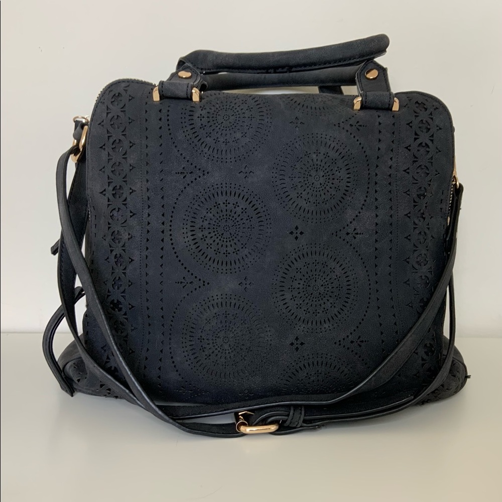 Dark blue purse w/matching wallet. Purchased from FRANCESCA’S, 6-8 yrs ago.